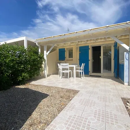 Semesterbostad Azure Blue Stopover *